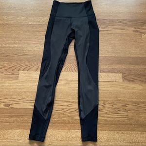 Black Lululemon Wunder Under Leggings - sz 2